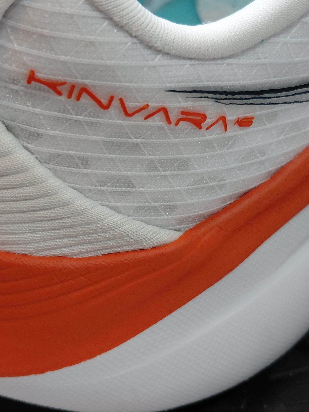 NEW Saucony Premium Women's Kinvara 16 White Teal Orange Running Shoes SIZE 7 - Picture 5 of 16